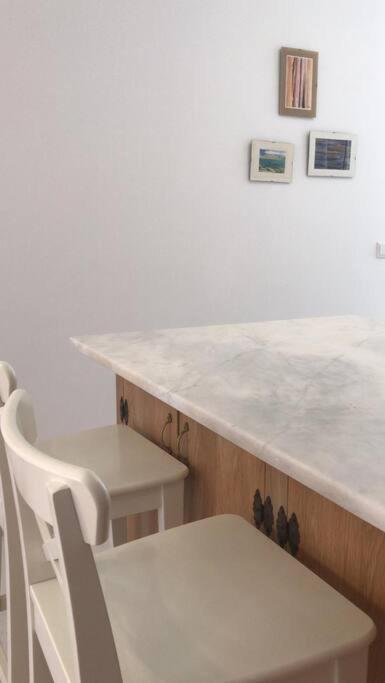 Estudio Moderno, Coqueto, Centrico Y Muy Funcional Tarifa